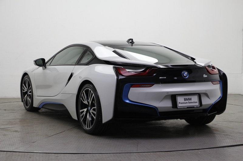 i8 Roadster - I12