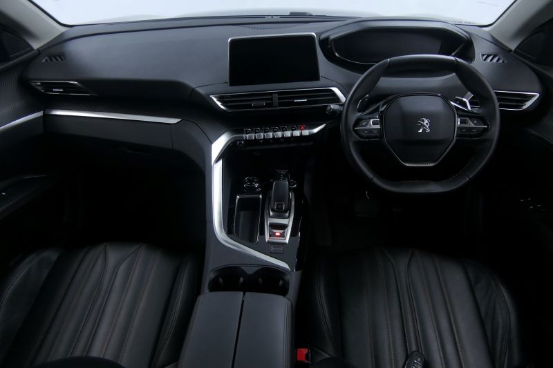 PEUGEOT 5008 ACTIVE