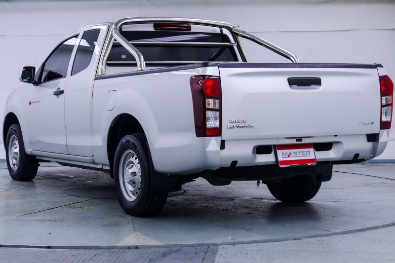 D-MAX SPACE CAB 