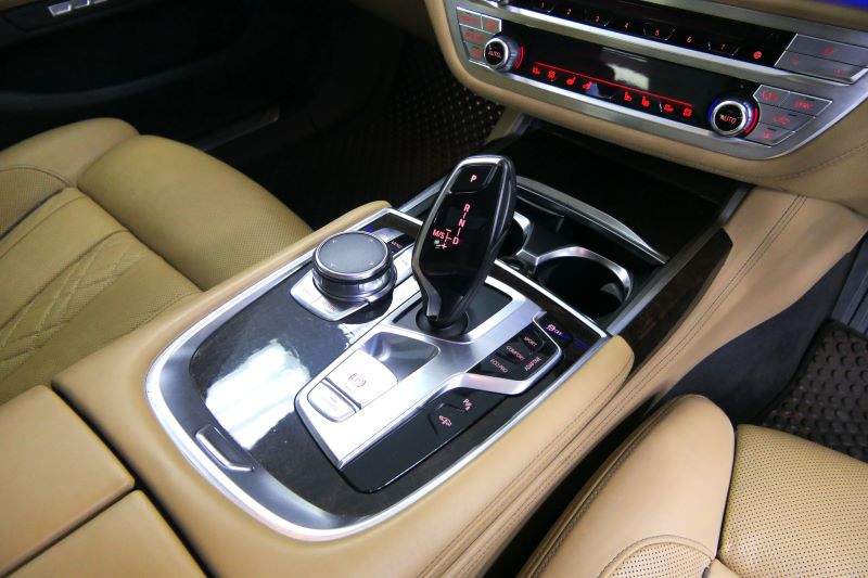 740Li Limousine -G12